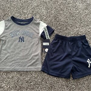 New York Yankees Kids Shirt & Shorts Set - Gray and Navy